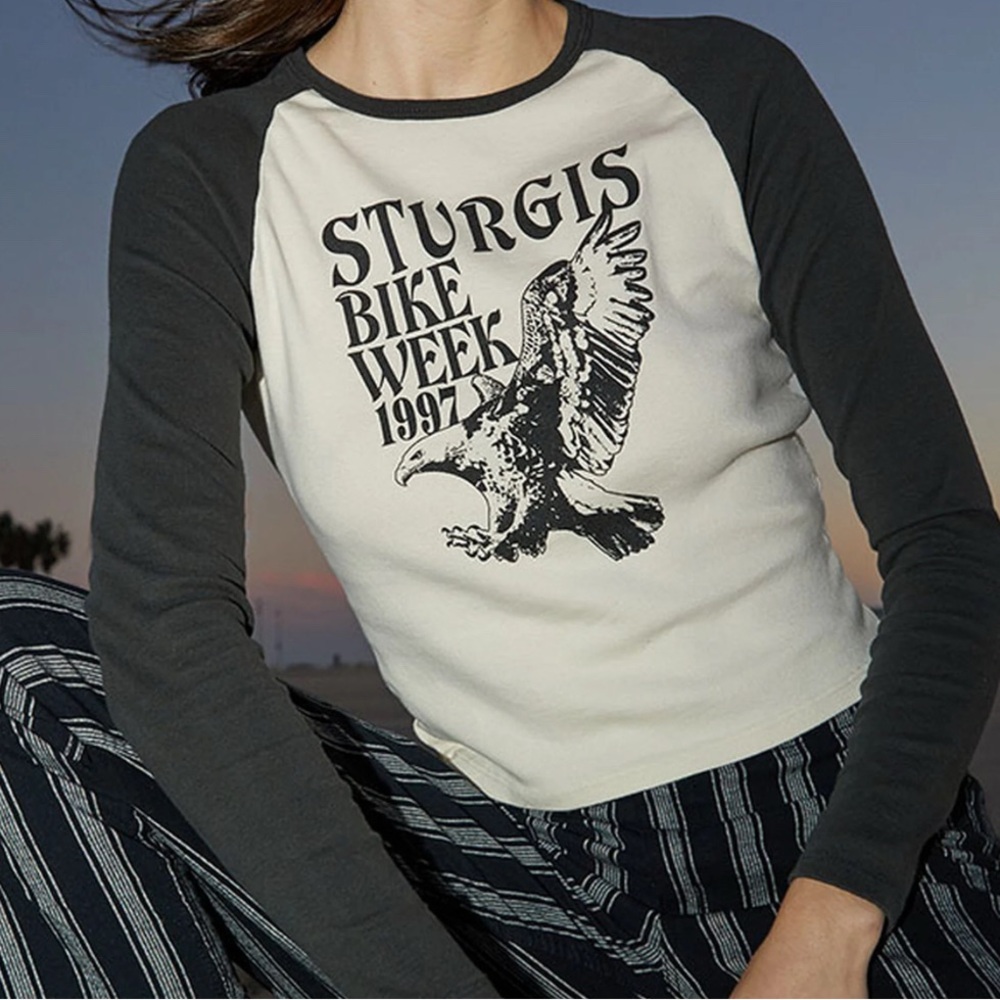 Brandy Melville graphic long sleeve tee - Picture 1 of 2